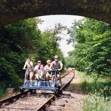 Des Roses Feriehus Oradour-Fanais