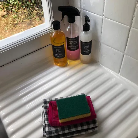 Des Roses Feriehus Oradour-Fanais