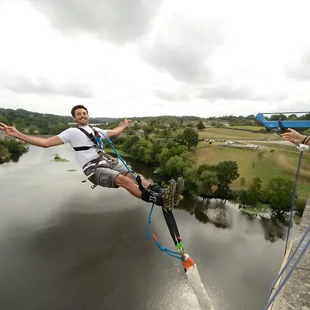 Des Roses Oradour-Fanais