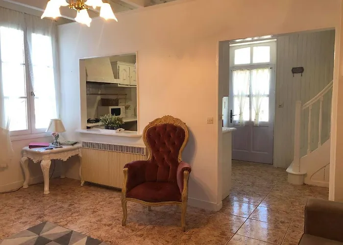 Holiday home Des Roses *