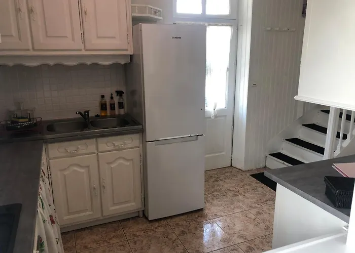 Des Roses Oradour-Fanais