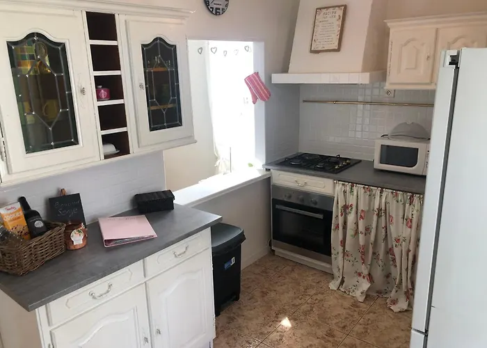 Des Roses * Oradour-Fanais