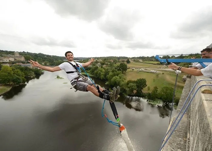 Des Roses Oradour-Fanais